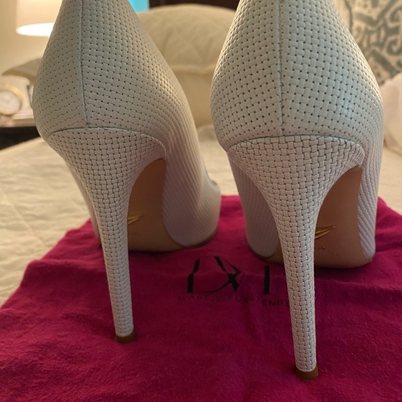 Diane Von Furstenberg white heels. Beautiful—got several compliments! - Picture 4 of 5